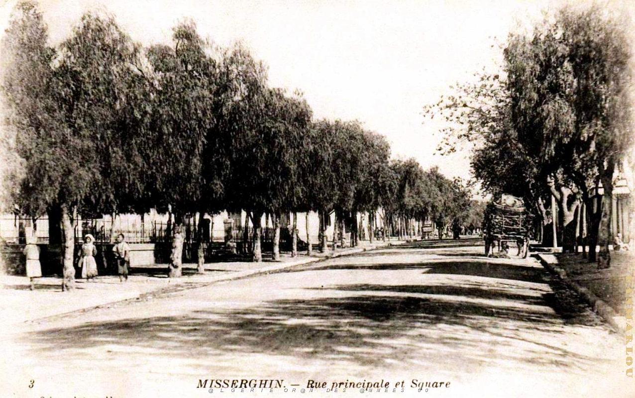 Misserghin - Rue principale et Square.jpg